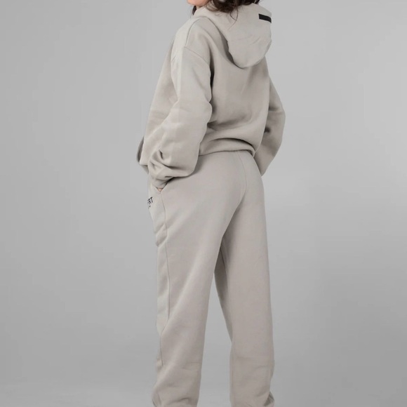 NWOT/ Unisex Hoodie and Sweatpant Set - Picture 3 of 5